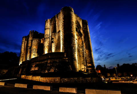 Le Donjon de Niort vu de Nuit
