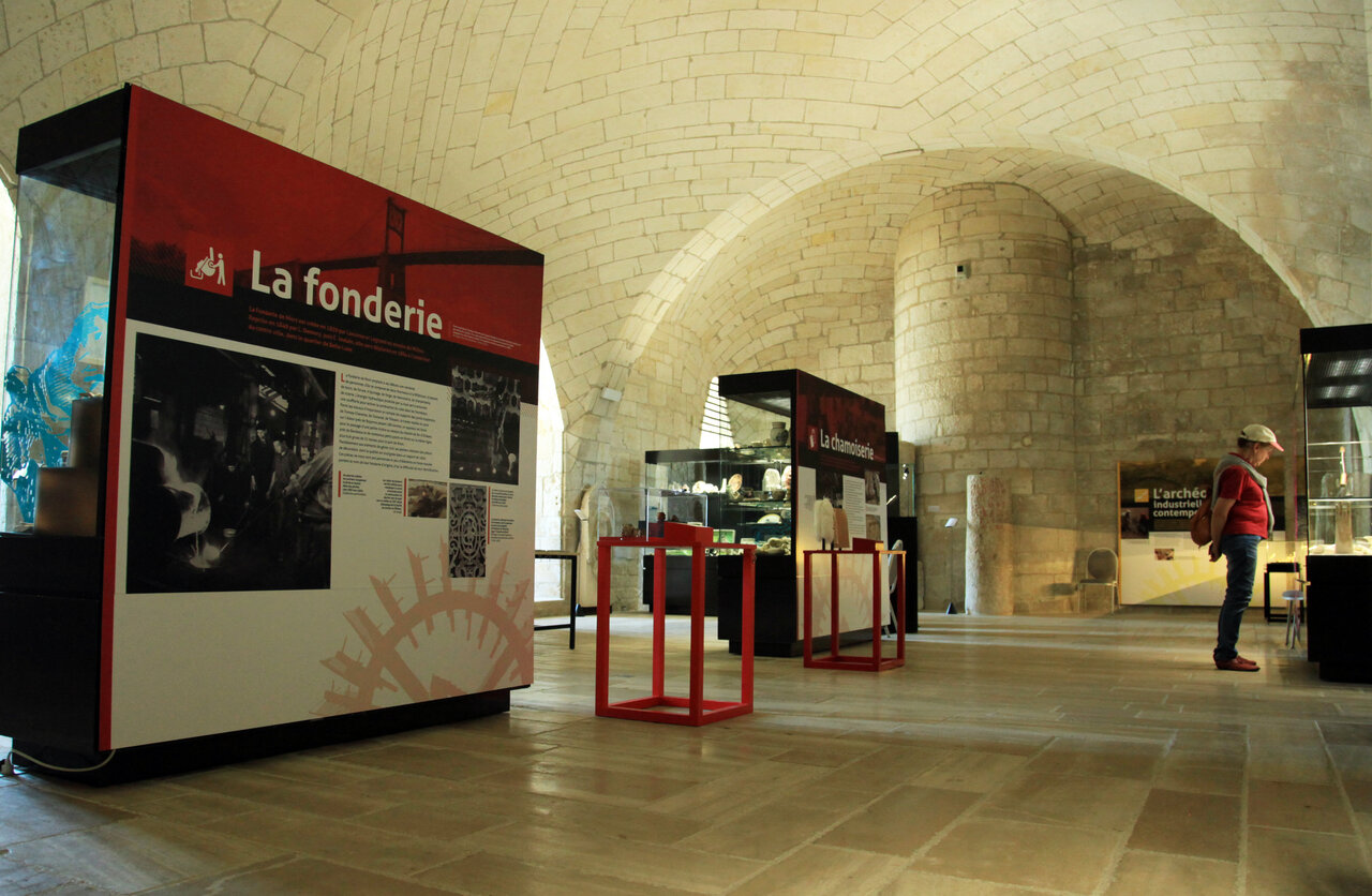Activités artisanales et industrielles (salle basse centrale)